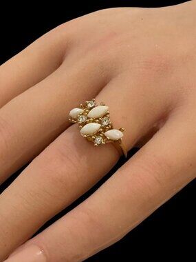 Uncas Vintage Ring 1960s Gold Tone Costume Cocktail Faux Navette Opals